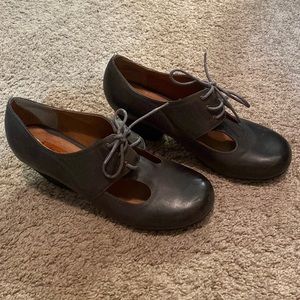 Olive green round toe Miz Mooz shoes